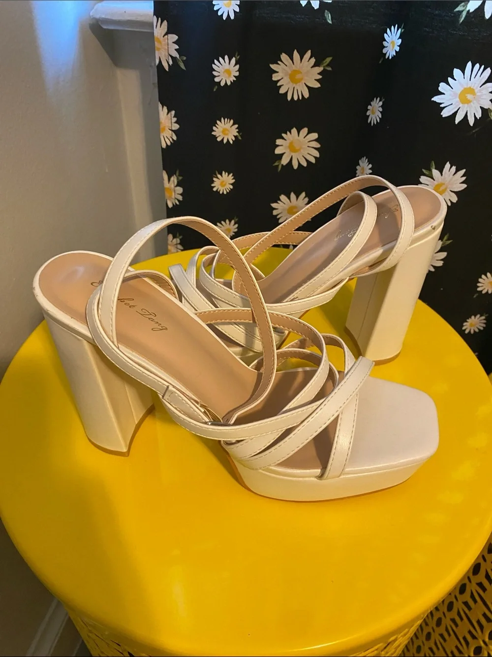 Cream Strappy Platform Block Heels - Women NWOT size 8